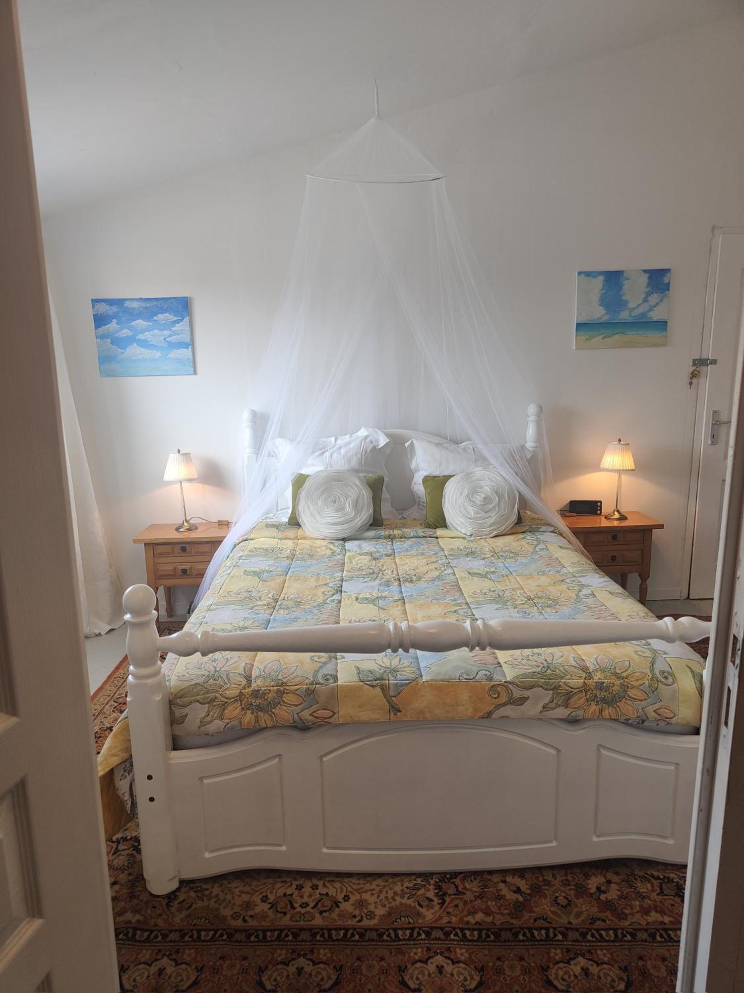 Bed and Breakfast Wisteria House Chanteloup  Esterno foto